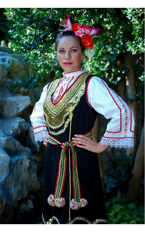 Женска шопска носия 
